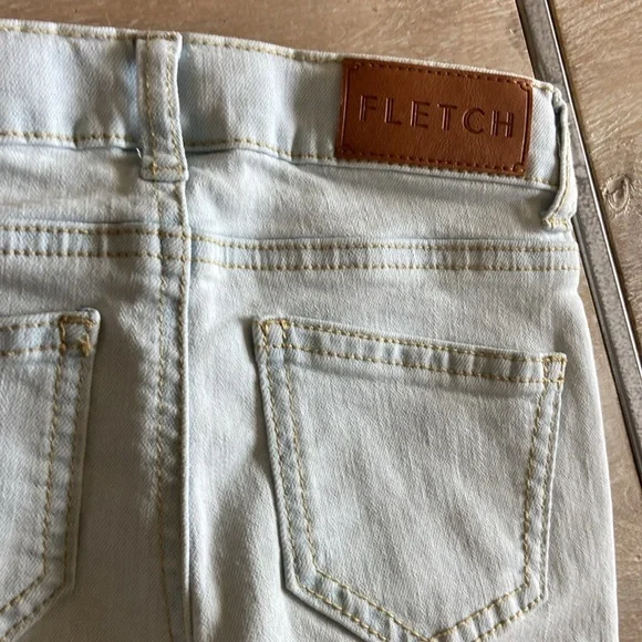 Light Wash Skinny Jeans - Picture 6 of 8